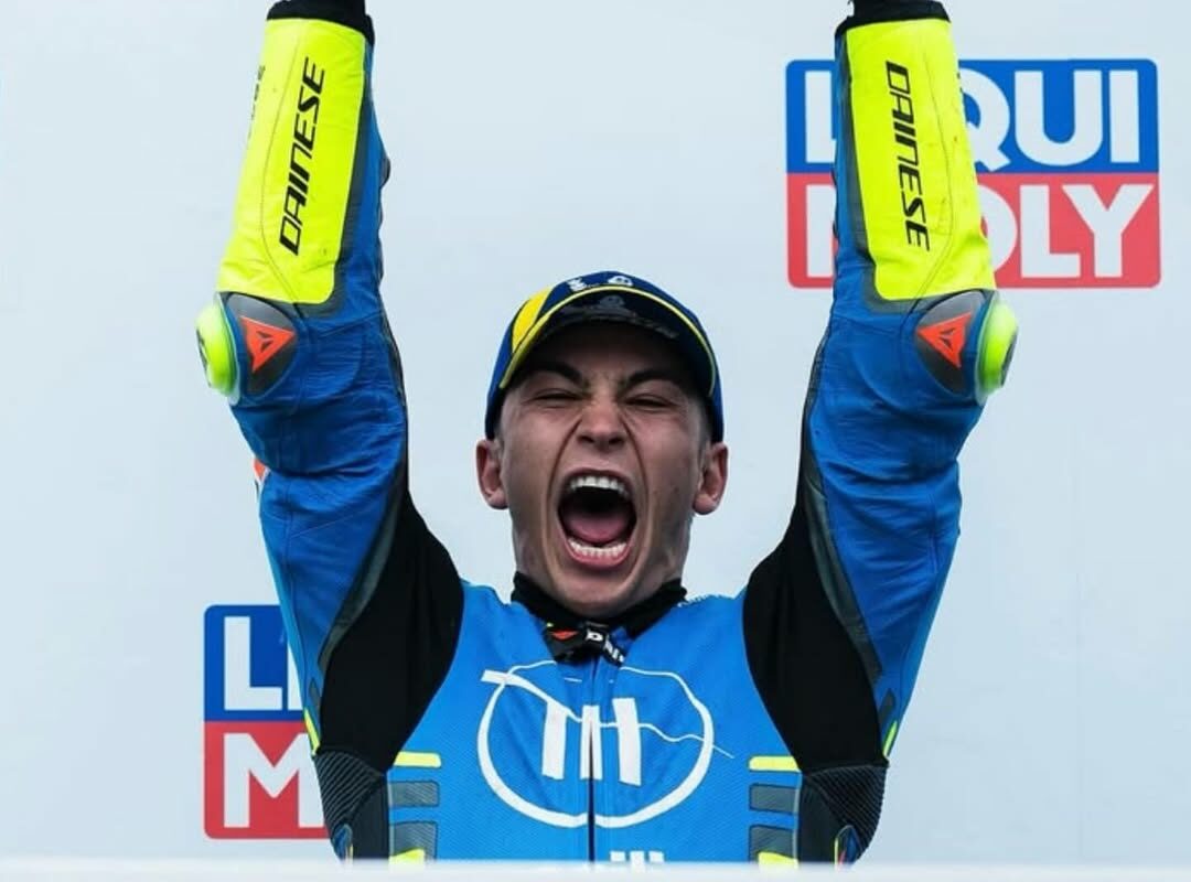 RAÚL FERNÁNDEZ CONSIGUE SU PRIMERA VICTORIA EN MOTO GP