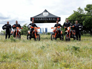 NACE EL EQUIPO DE ENDURO DE LA GUARDIA REAL