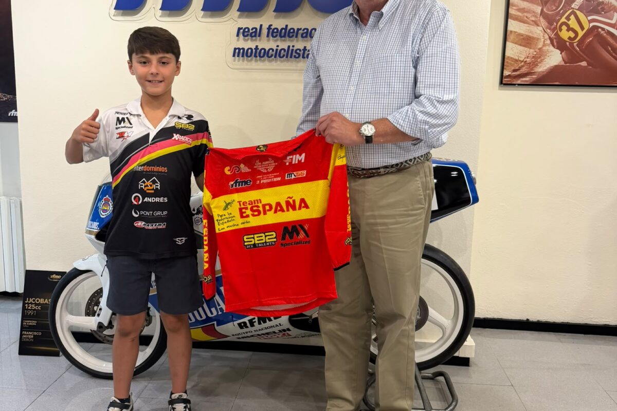 RECONOCIMIENTO DE LA RFME A ADÁN QUESADA