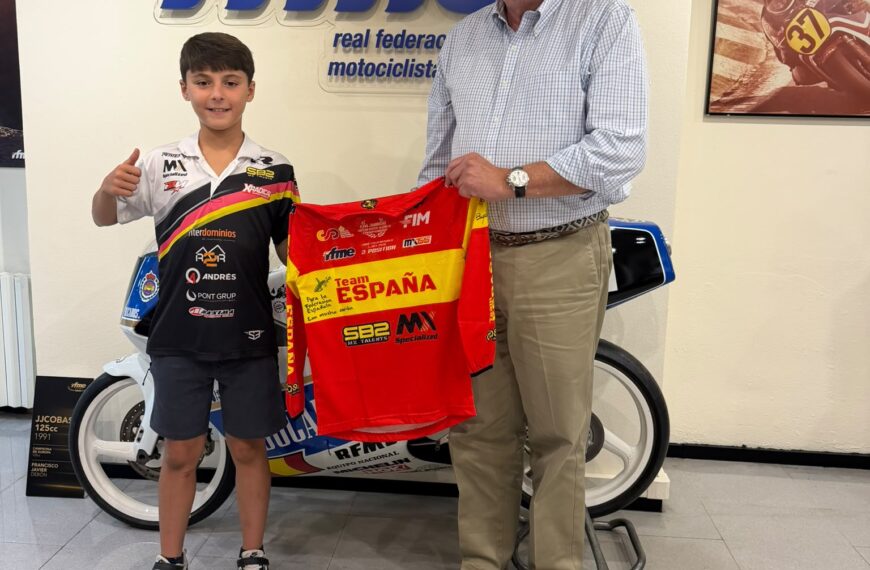 RECONOCIMIENTO DE LA RFME A ADÁN QUESADA